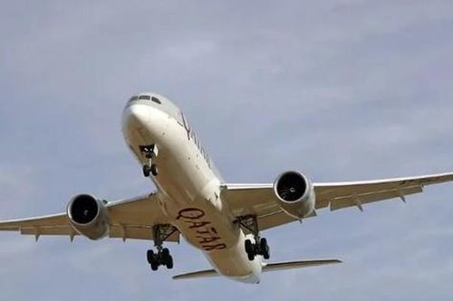 Máy bay Qatar Airways gặp nhiễu động, 12 người bị thương