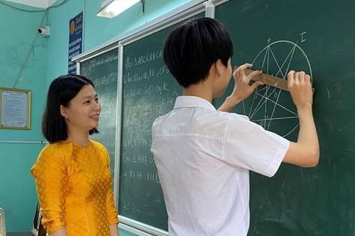 Gấp rút ôn thi vào lớp 10: Lớp học số 0