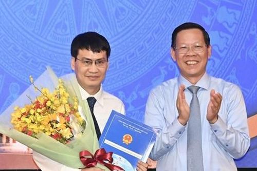 Chủ tịch TPHCM trao quyết định bổ nhiệm cán bộ chủ chốt