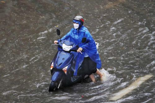 Thời tiết Hà Nội 3 ngày tới: Nắng mạnh trước khi lại mưa giông liên tiếp