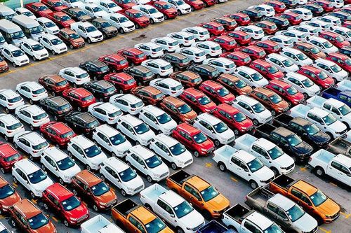 Ô tô tiếp tục giảm giá sâu, sức mua vẫn yếu