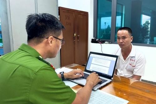 Bắt đối tượng làm giả đá quý để lừa đảo 400 triệu đồng