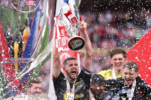 Xác định đội bóng cuối cùng tham dự Premier League sau 'trận cầu đắt giá'