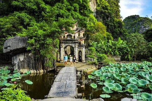 Nâng tầm thương hiệu du lịch Ninh Bình từ văn hóa - Bài cuối: Hài hòa giữa bảo tồn di sản và phát triển kinh tế