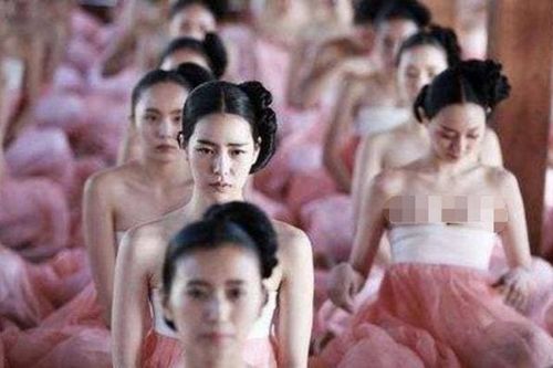 Các hoàng đế thời xưa chọn thê thiếp như thế nào? Ngoài ngoại hình, chiều cao còn có yêu cầu rất khắt khe