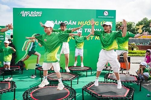 Nestlé MILO đồng hành cùng chương trình bơi an toàn, phòng chống đuối nước năm 2024