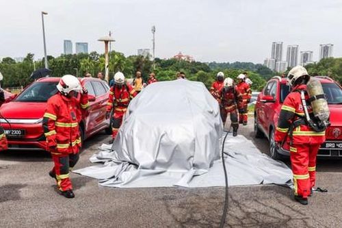 Chăn chữa cháy xe điện có giá từ 8,5 triệu đồng