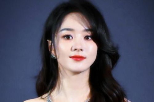 Triệu Lệ Dĩnh lộ diện với gương mặt đầy thương tích, chuyện gì đây?