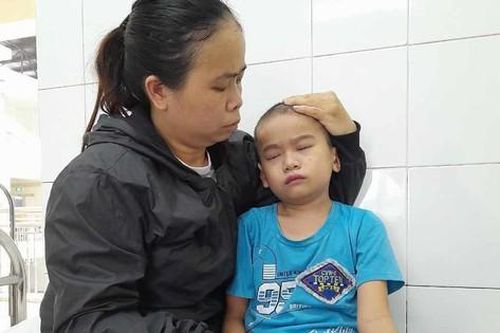 Gần 190 triệu đồng đến với bé trai 8 tuổi khát khao tìm lại nguồn sáng