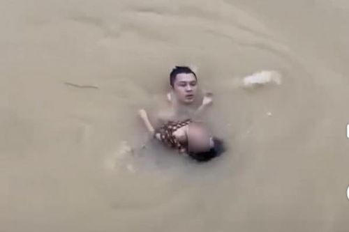 Quảng Trị: Người đàn ông dũng cảm lao mình xuống sông Hiếu cứu bé gái đuối nước