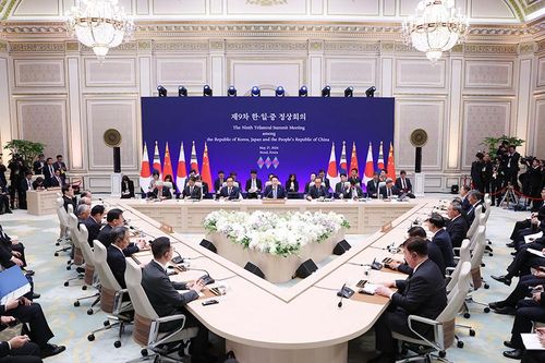 Trung Quốc, Hàn Quốc và Nhật Bản kêu gọi mở rộng hợp tác