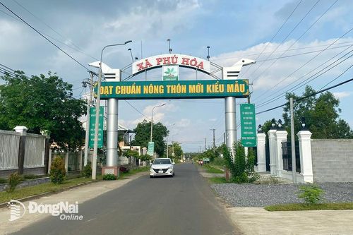8/13 xã đăng ký thực hiện đạt chuẩn nông thôn mới kiểu mẫu