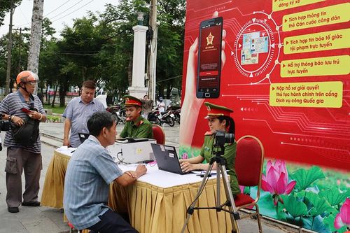 Từ ngày 1/7, VNeID là tài khoản duy nhất thực hiện thủ tục hành chính