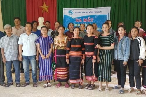 Ra mắt Tổ liên kết dệt thổ cẩm tại buôn H'Lang