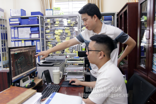Xây dựng nông thôn mới ở xã điểm: Gấp rút khởi công các công trình