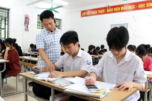 Cẩm Khê: Tăng cường củng cố kiến thức cho học sinh lớp 9