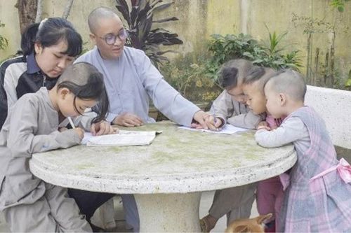 Học Bác là đưa lại hạnh phúc cho chúng sinh