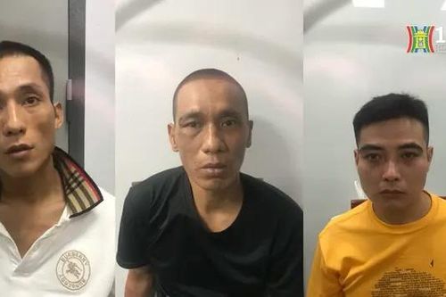 Bắt đối tượng cướp điện thoại của người nước ngoài
