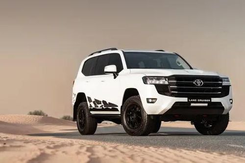 Toyota phiên bản đặc biệt kỷ niệm chiến thắng giải Dakar Rally