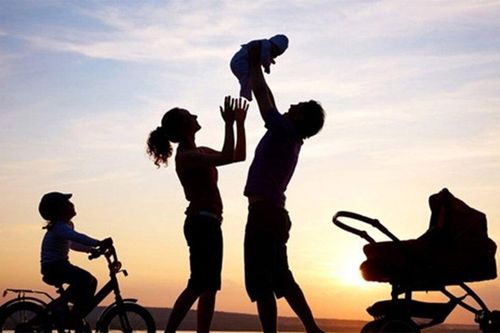 Tôi xấu hổ khi chồng thường xuyên khoe hạnh phúc giả tạo lên Facebook