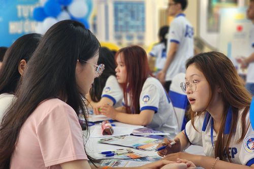 Trường Đại học Kinh tế quốc dân năm đầu tiên đào tạo AI, có gì khác biệt?