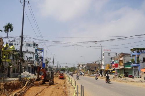 Ngổn ngang dự án mở rộng, chỉnh trang đường phố