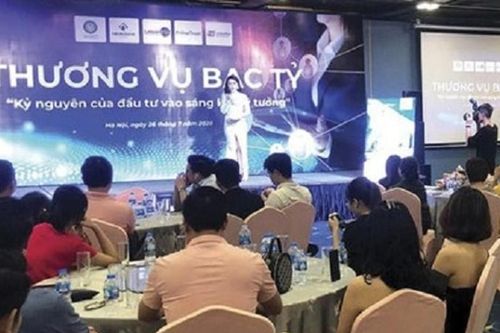 'Mật ngọt chết ruồi'