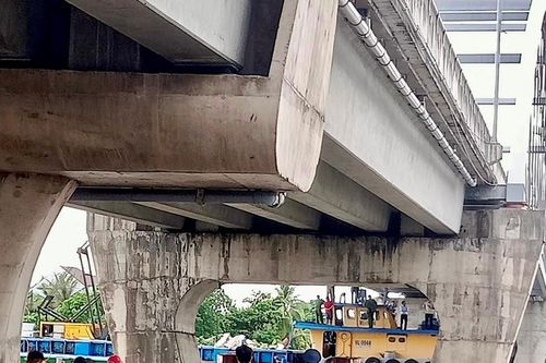 Vụ tàu kéo va chạm cầu Măng Thít: Cấm xe tải trên 2,5 tấn và xe khách trên 16 chỗ qua cầu