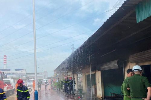 Hải Dương: Rò khí gas gây cháy cửa hàng, 1 cháu nhỏ tử vong