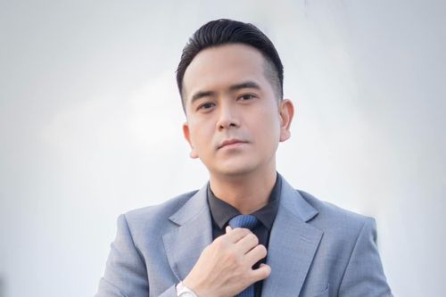 Hùng Thuận có bạn gái mới