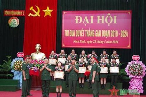 Bệnh viện Quân y 5 hướng phong trào thi đua vào nâng cao chất lượng chăm sóc sức khỏe bộ đội