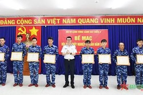 Bộ tư lệnh Vùng Cảnh sát biển 3 hội thao thủy nghiệp cơ bản