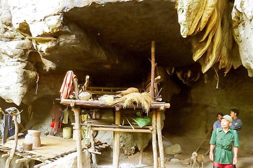 Cuộc sống hang động ở A rem