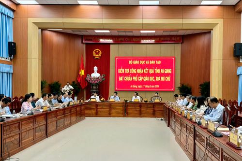 An Giang đạt chuẩn phổ cập giáo dục Tiểu học mức độ 3, THCS mức độ 2