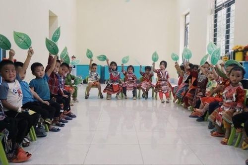 Thắp sáng ước mơ hy vọng cho các em nhỏ tiếp bước tới trường