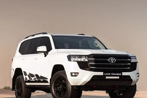 Toyota ra mắt Land Cruiser 300 bản địa hình cho dân chơi Trung Đông