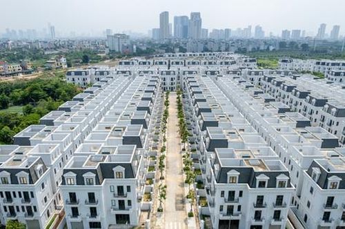 Chung cư Hà Nội neo giá cao, nhà đầu tư quay sang đất nền, nhà thấp tầng