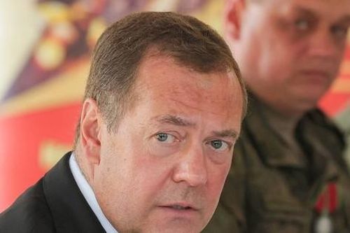 Ông Dmitry Medvedev: Nga đang thử nghiệm công nghệ mới trên chiến trường