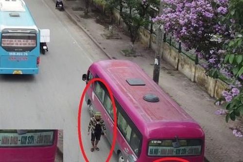 Đình tài nhà xe 'diễu phố', lừa thả khách giữa đường ở Hà Nội