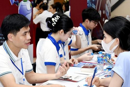Học sinh băn khoăn 'trường kinh tế đào tạo ngành kỹ thuật thế nào?'