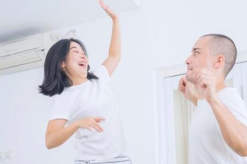 Giáo sư Mỹ chỉ lý do cặp đôi Việt gắn bó hay chia tay: Trăm sự từ chiếc điều hòa