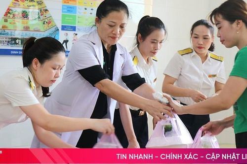 Gần 200 suất cơm miễn phí đến với bệnh nhân khó khăn ở Nghi Xuân