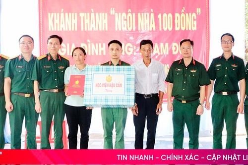 Khánh thành 'Ngôi nhà 100 đồng' ở Vũ Quang