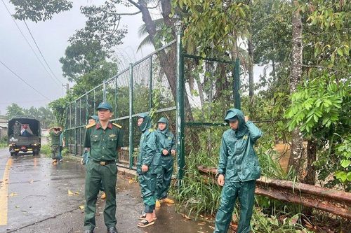 Bình Phước: Mưa lớn kéo dài, khiến hàng chục căn nhà bị ngập sâu