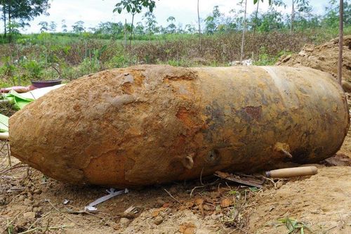 Hủy nổ an toàn quả bom 334kg còn nguyên kíp nổ tại Quảng Bình
