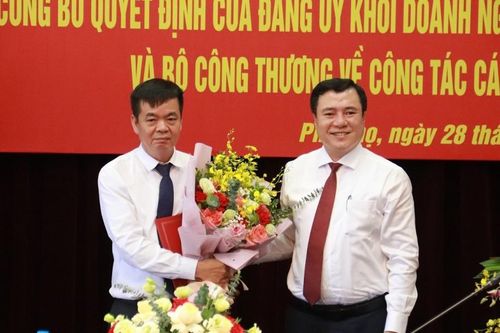 Công bố chuẩn y Bí thư Đảng ủy, quyết định bổ nhiệm Chủ tịch HĐTV Tổng công ty Giấy Việt Nam