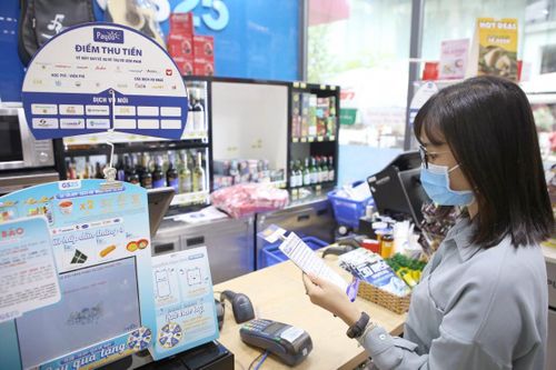 Giao dịch thanh toán không tiền mặt tăng gần 60%