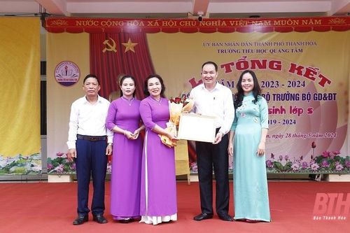 Trường Tiểu học Quảng Tâm tổng kết năm học và đón nhận Bằng khen của Bộ Giáo dục và Đào tạo