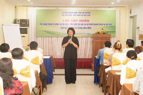 Tập huấn kỹ năng trang trí phục vụ sự kiện - hội nghị