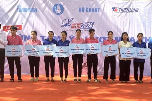 Học sinh huyện Chư Sê tham gia Talkshow chủ đề 'Vững tâm lý, vượt mùa thi'